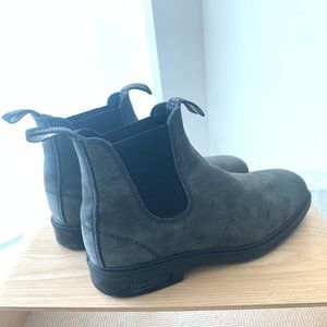 Blundstone "The Chisel Toe" Classic Chelsea Boot